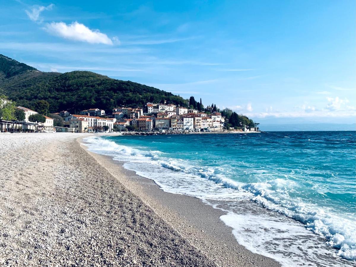 Apartment Céleste - Directly on the Beach Mošćenička Draga Esterno foto